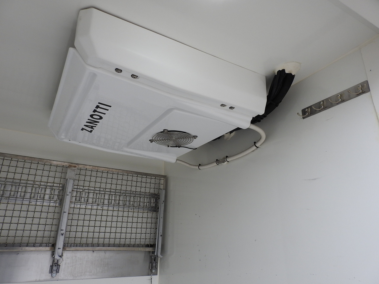 PEUGEOT BOXER REFRIGERATOR VAN -5*C TWO COMPARTMENTS CRUISE CONTROL AIR CONDITIONING  120HP leasing PEUGEOT BOXER REFRIGERATOR VAN -5*C TWO COMPARTMENTS CRUISE CONTROL AIR CONDITIONING  120HP: picture 22