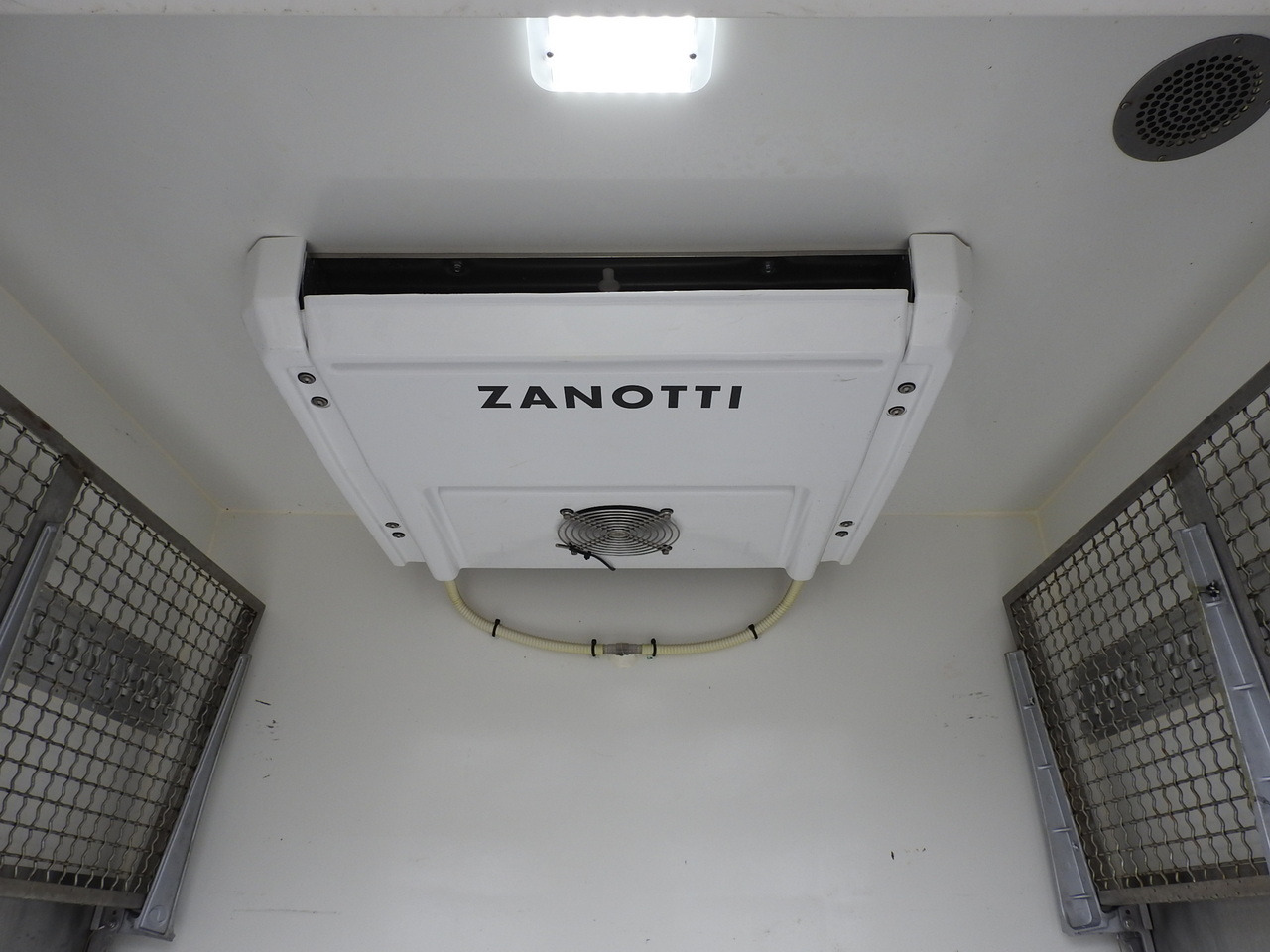 PEUGEOT BOXER REFRIGERATOR VAN -5*C TWO COMPARTMENTS CRUISE CONTROL AIR CONDITIONING  120HP leasing PEUGEOT BOXER REFRIGERATOR VAN -5*C TWO COMPARTMENTS CRUISE CONTROL AIR CONDITIONING  120HP: picture 28