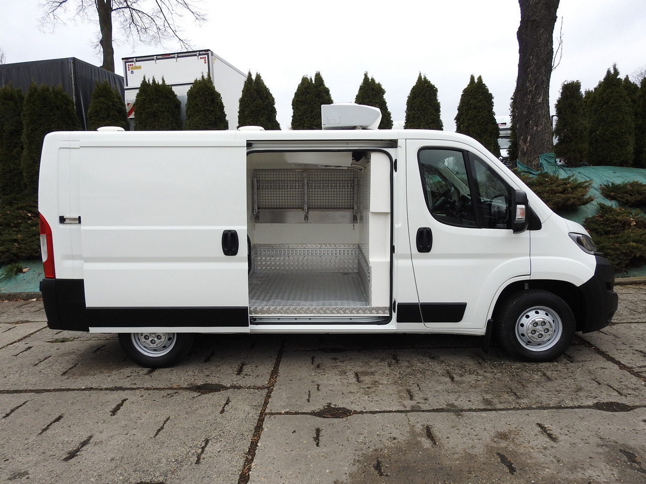 PEUGEOT BOXER REFRIGERATOR VAN -5*C TWO COMPARTMENTS CRUISE CONTROL AIR CONDITIONING  120HP leasing PEUGEOT BOXER REFRIGERATOR VAN -5*C TWO COMPARTMENTS CRUISE CONTROL AIR CONDITIONING  120HP: picture 8