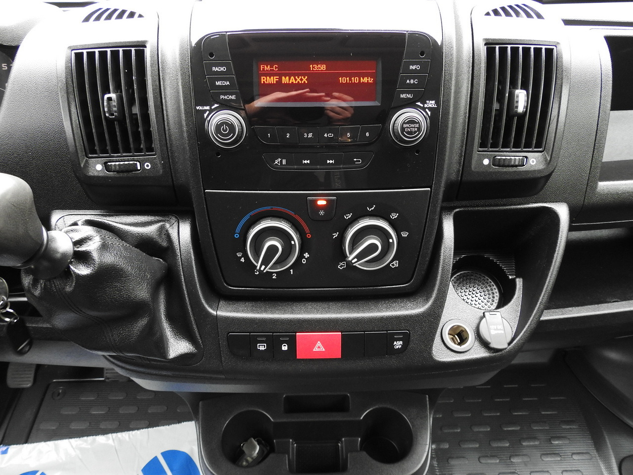 PEUGEOT BOXER REFRIGERATOR VAN -5*C TWO COMPARTMENTS CRUISE CONTROL AIR CONDITIONING  120HP leasing PEUGEOT BOXER REFRIGERATOR VAN -5*C TWO COMPARTMENTS CRUISE CONTROL AIR CONDITIONING  120HP: picture 38