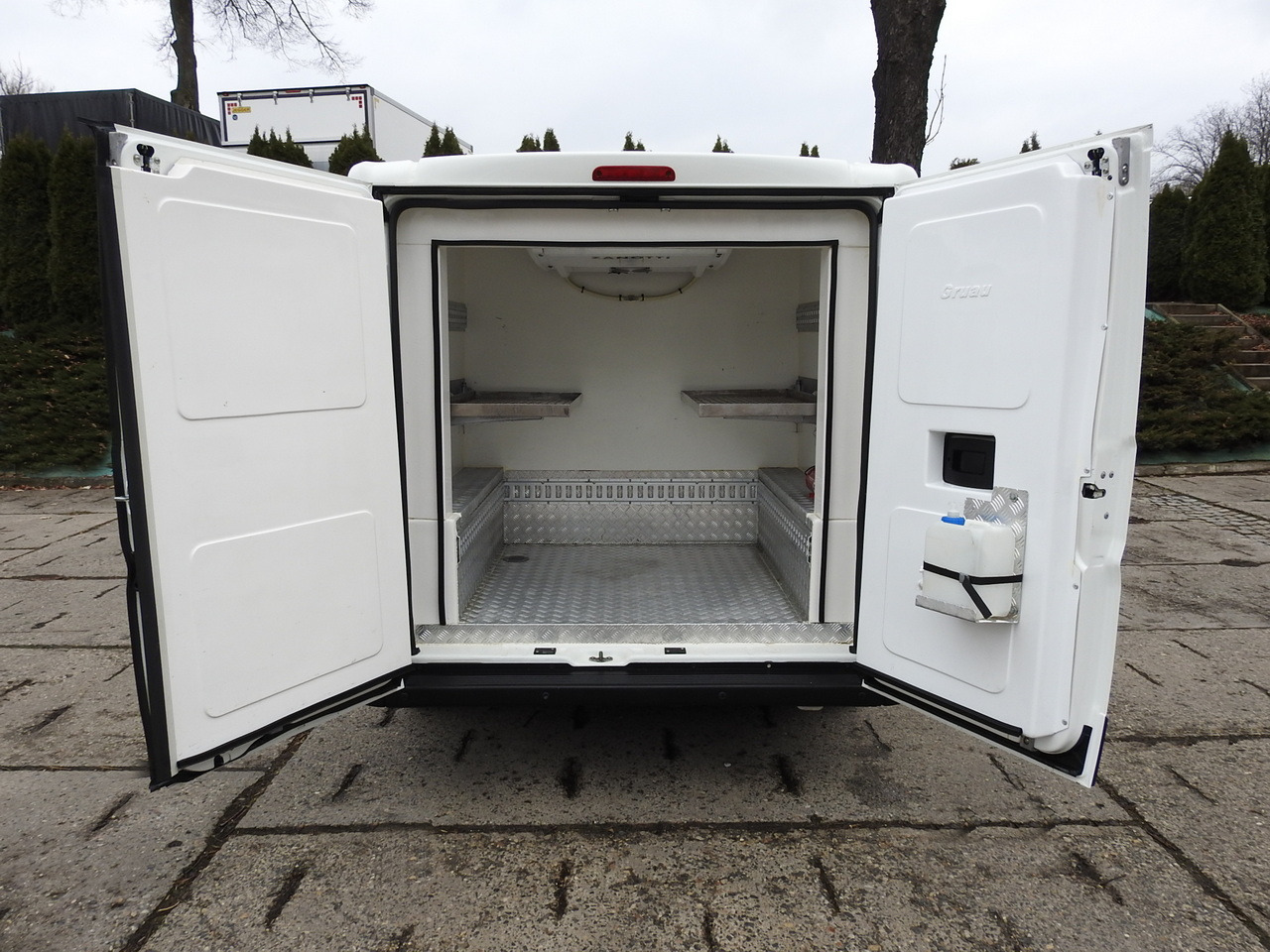 PEUGEOT BOXER REFRIGERATOR VAN -5*C TWO COMPARTMENTS CRUISE CONTROL AIR CONDITIONING  120HP leasing PEUGEOT BOXER REFRIGERATOR VAN -5*C TWO COMPARTMENTS CRUISE CONTROL AIR CONDITIONING  120HP: picture 11