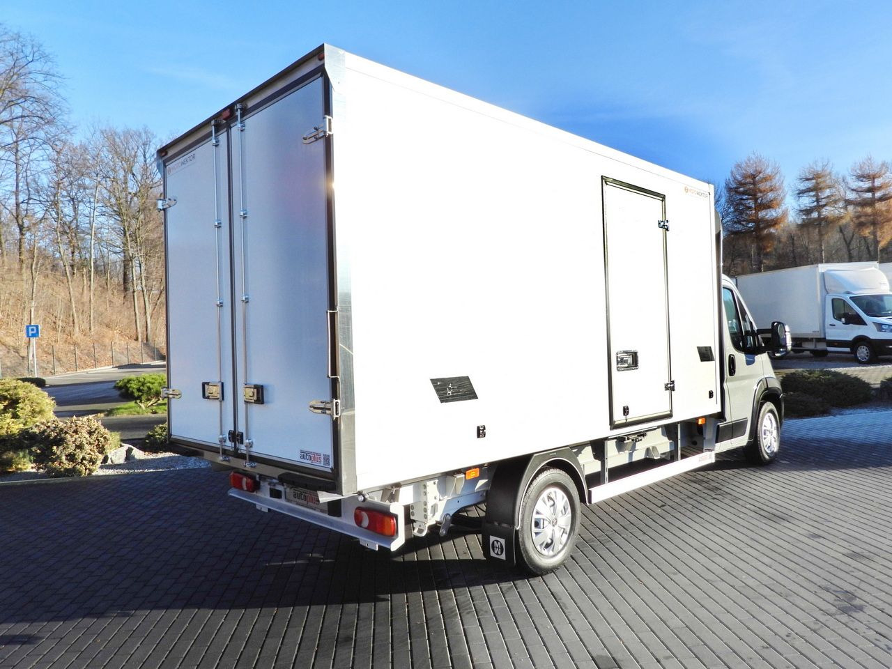 PEUGEOT BOXER REGRIGERATOR BOX 0*C 8 PALLETS CRUISE CONTROL LED LIGHTS AIR CONDITIONING 165HP - Refrigerated delivery van: picture 3 PEUGEOT BOXER REGRIGERATOR BOX 0*C 8 PALLETS CRUISE CONTROL LED LIGHTS AIR CONDITIONING 165HP - Refrigerated delivery van: picture 3
