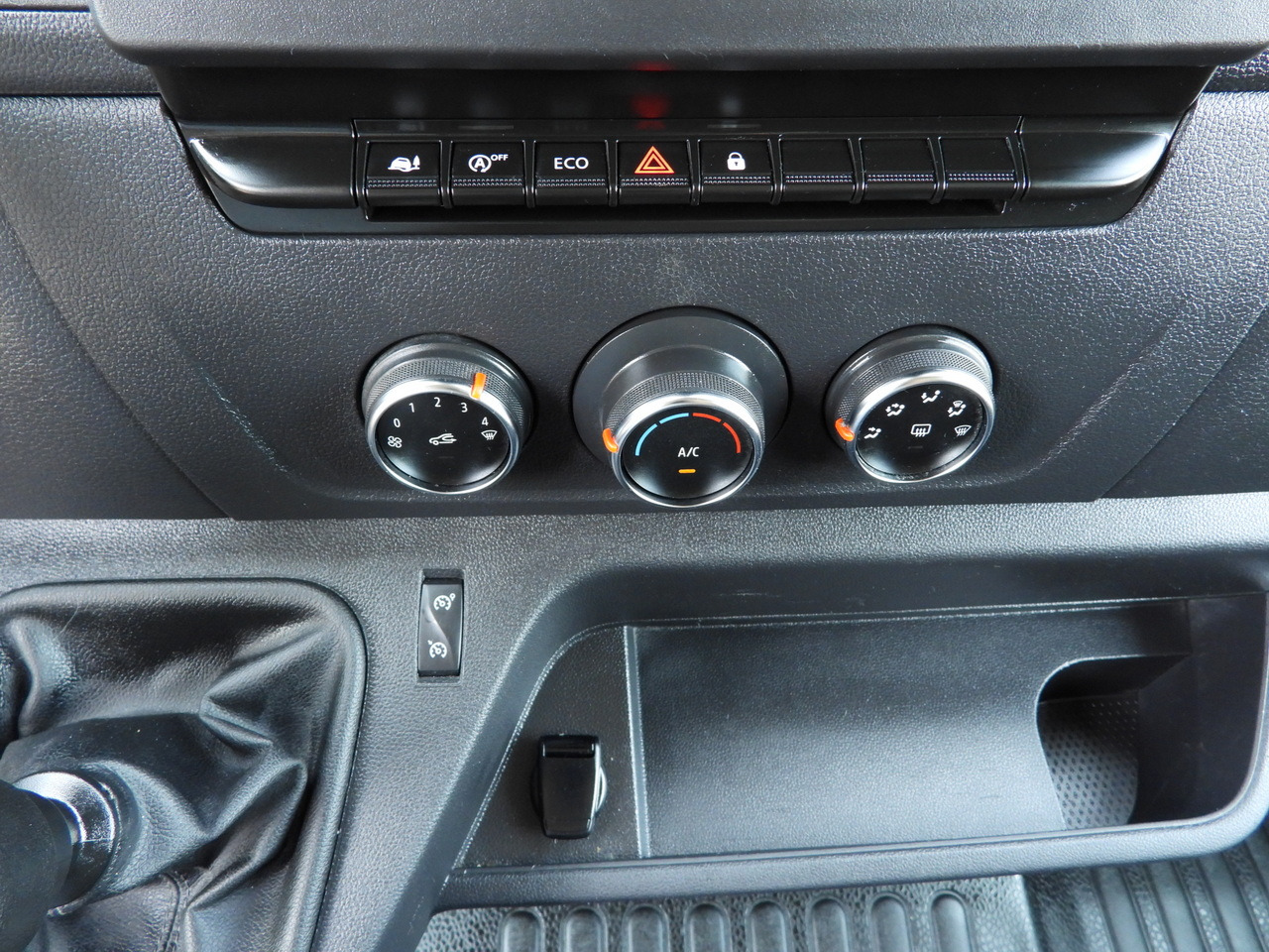 RENAULT MASTER  BOX LIFT 8 PALLETS CRUISE CONTROL LED LIGHTS AIR CONDITIONING  165HP leasing RENAULT MASTER  BOX LIFT 8 PALLETS CRUISE CONTROL LED LIGHTS AIR CONDITIONING  165HP: picture 35