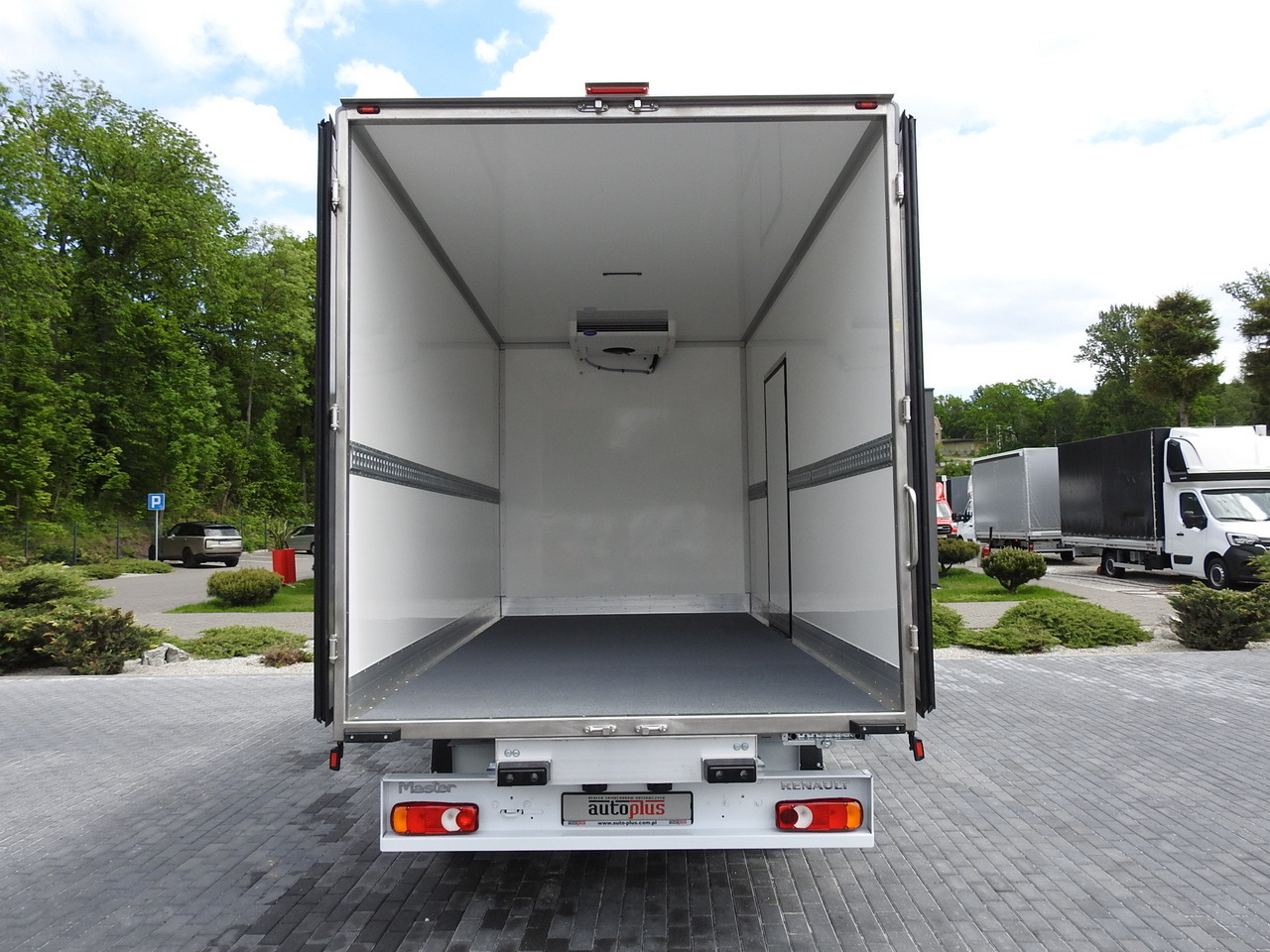 RENAULT MASTER NEW REGRIGERATOR BOX -10*C 8 PALLETS CRUISE CONTROL AIR CONDITIONING LED LIGHTS GUARANTEE 165HP leasing RENAULT MASTER NEW REGRIGERATOR BOX -10*C 8 PALLETS CRUISE CONTROL AIR CONDITIONING LED LIGHTS GUARANTEE 165HP: picture 12 RENAULT MASTER NEW REGRIGERATOR BOX -10*C 8 PALLETS CRUISE CONTROL AIR CONDITIONING LED LIGHTS GUARANTEE 165HP leasing RENAULT MASTER NEW REGRIGERATOR BOX -10*C 8 PALLETS CRUISE CONTROL AIR CONDITIONING LED LIGHTS GUARANTEE 165HP: picture 12