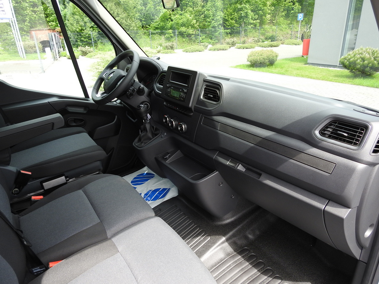 RENAULT MASTER NEW REGRIGERATOR BOX -10*C 8 PALLETS CRUISE CONTROL AIR CONDITIONING LED LIGHTS GUARANTEE 165HP leasing RENAULT MASTER NEW REGRIGERATOR BOX -10*C 8 PALLETS CRUISE CONTROL AIR CONDITIONING LED LIGHTS GUARANTEE 165HP: picture 40 RENAULT MASTER NEW REGRIGERATOR BOX -10*C 8 PALLETS CRUISE CONTROL AIR CONDITIONING LED LIGHTS GUARANTEE 165HP leasing RENAULT MASTER NEW REGRIGERATOR BOX -10*C 8 PALLETS CRUISE CONTROL AIR CONDITIONING LED LIGHTS GUARANTEE 165HP: picture 40