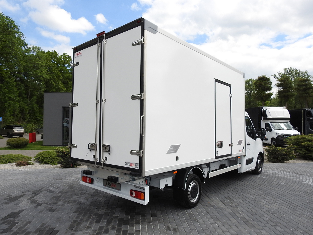 RENAULT MASTER NEW REGRIGERATOR BOX -10*C 8 PALLETS CRUISE CONTROL AIR CONDITIONING LED LIGHTS GUARANTEE 165HP - Refrigerated delivery van: picture 3 RENAULT MASTER NEW REGRIGERATOR BOX -10*C 8 PALLETS CRUISE CONTROL AIR CONDITIONING LED LIGHTS GUARANTEE 165HP - Refrigerated delivery van: picture 3
