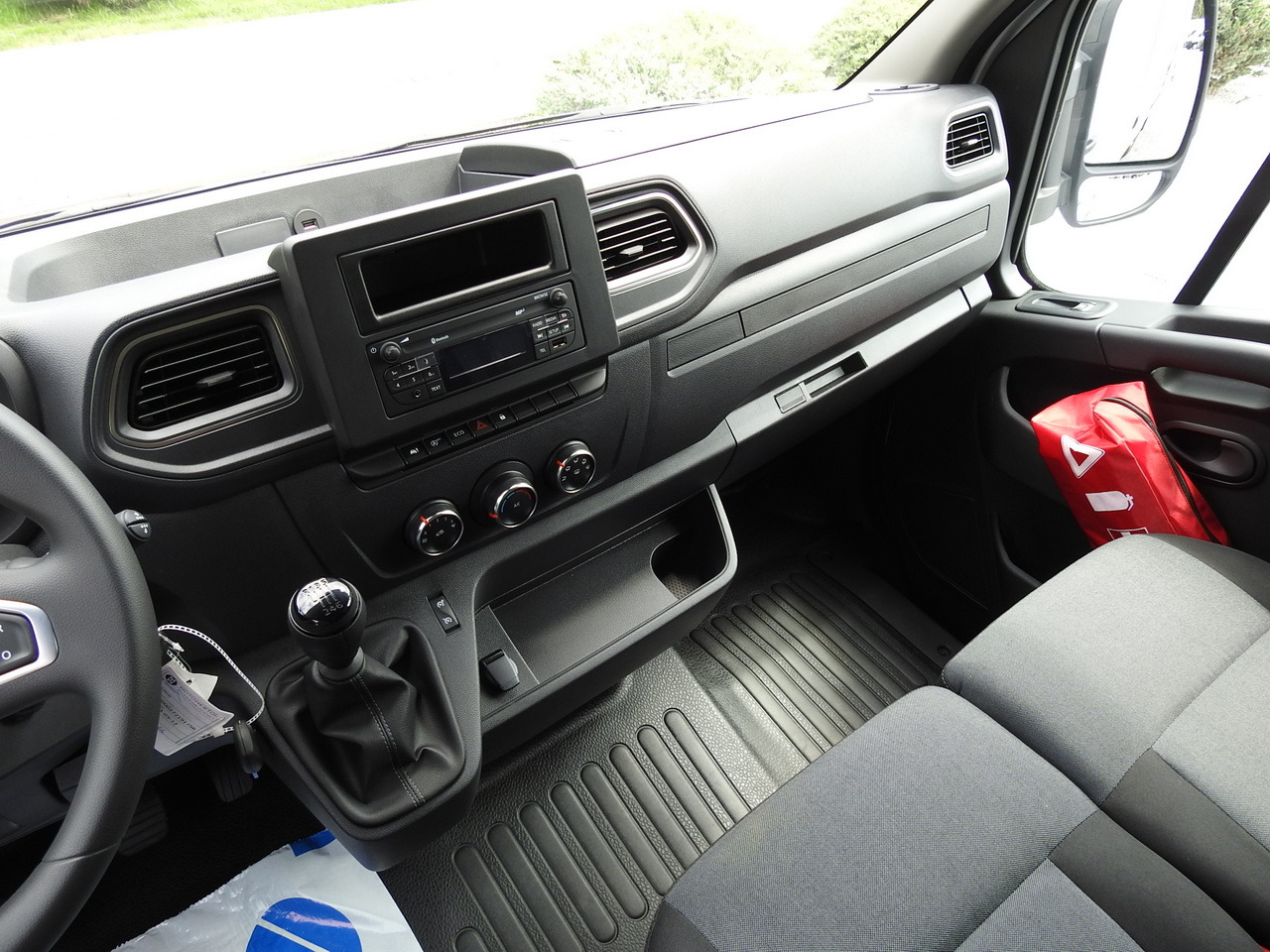 RENAULT MASTER NEW REGRIGERATOR BOX -10*C 8 PALLETS CRUISE CONTROL AIR CONDITIONING LED LIGHTS GUARANTEE 165HP leasing RENAULT MASTER NEW REGRIGERATOR BOX -10*C 8 PALLETS CRUISE CONTROL AIR CONDITIONING LED LIGHTS GUARANTEE 165HP: picture 32 RENAULT MASTER NEW REGRIGERATOR BOX -10*C 8 PALLETS CRUISE CONTROL AIR CONDITIONING LED LIGHTS GUARANTEE 165HP leasing RENAULT MASTER NEW REGRIGERATOR BOX -10*C 8 PALLETS CRUISE CONTROL AIR CONDITIONING LED LIGHTS GUARANTEE 165HP: picture 32