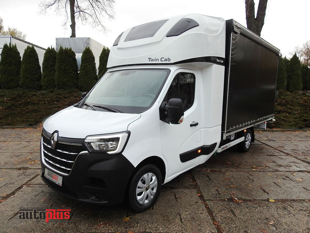 RENAULT MASTER - Curtain side van: picture 1 RENAULT MASTER - Curtain side van: picture 1