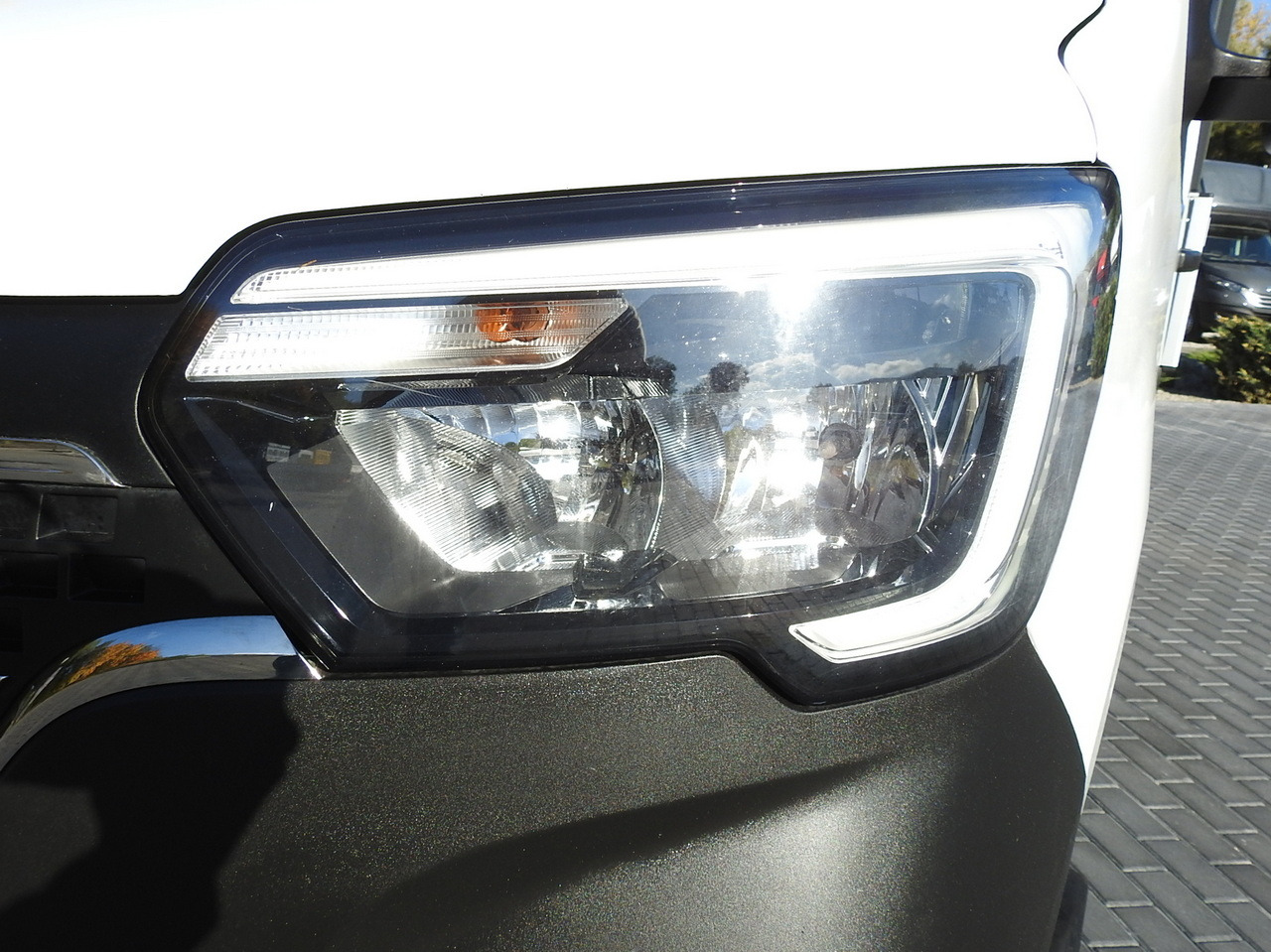 Open body delivery van RENAULT MASTER STAKE BODY CRUISE CONTROL AIR CONDITIONING LED LIGHTS TWIN WHEELS 130HP: picture 18 Open body delivery van RENAULT MASTER STAKE BODY CRUISE CONTROL AIR CONDITIONING LED LIGHTS TWIN WHEELS 130HP: picture 18