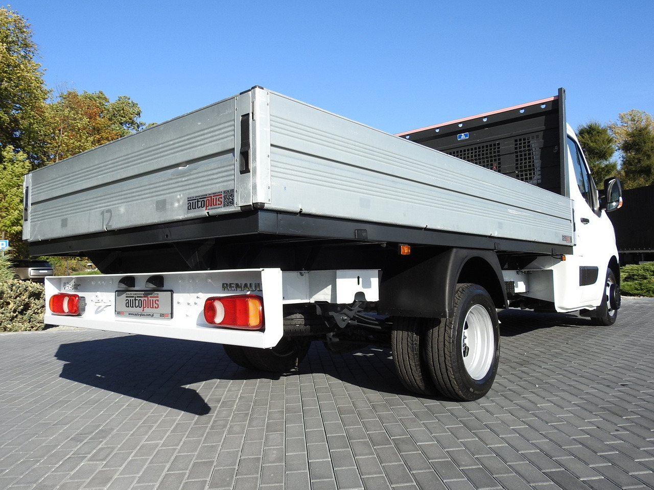 Open body delivery van RENAULT MASTER STAKE BODY CRUISE CONTROL AIR CONDITIONING LED LIGHTS TWIN WHEELS 130HP: picture 19 Open body delivery van RENAULT MASTER STAKE BODY CRUISE CONTROL AIR CONDITIONING LED LIGHTS TWIN WHEELS 130HP: picture 19