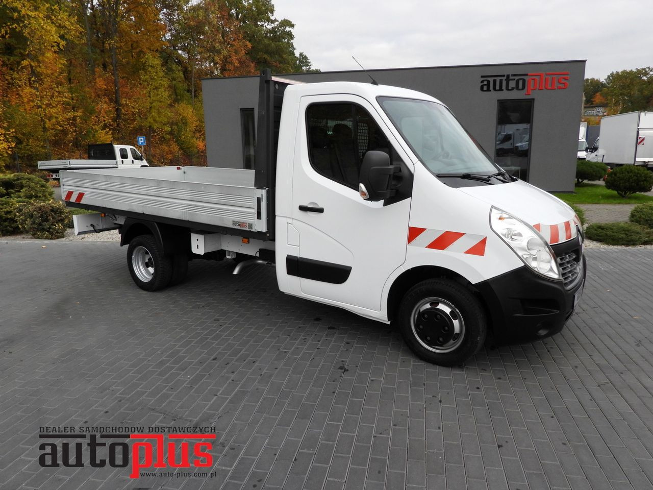 RENAULT MASTER STAKE BODY CRUISE CONTROL NAVIGATION TWIN WHEELS AIR CONDITIONING 130HP - Open body delivery van: picture 1 RENAULT MASTER STAKE BODY CRUISE CONTROL NAVIGATION TWIN WHEELS AIR CONDITIONING 130HP - Open body delivery van: picture 1