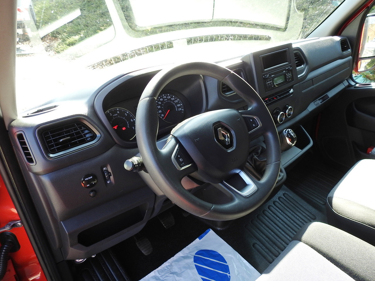 RENAULT MASTER TARPAULIN 10 PALLETS WEBASTO CRUISE CONTROL AIR CONDITIONING LED LIGHTS PNEUMATICS 165HP - Curtain side van: picture 2 RENAULT MASTER TARPAULIN 10 PALLETS WEBASTO CRUISE CONTROL AIR CONDITIONING LED LIGHTS PNEUMATICS 165HP - Curtain side van: picture 2