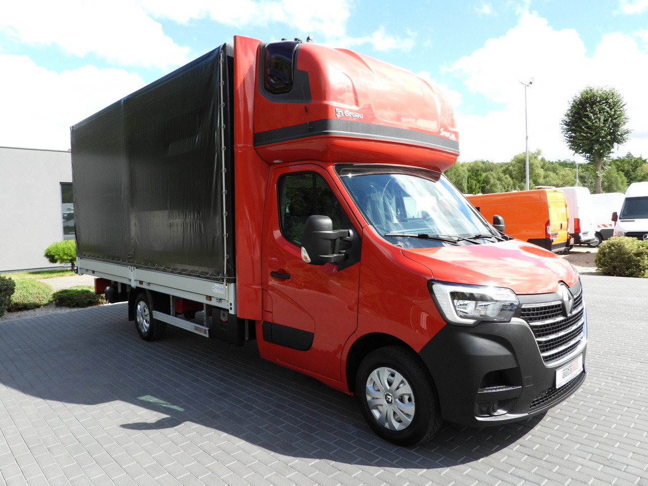 RENAULT MASTER TARPAULIN 10 PALLETS WEBASTO CRUISE CONTROL LED LIGHTS AIR CONDITIONING 165HP - Curtain side van: picture 4 RENAULT MASTER TARPAULIN 10 PALLETS WEBASTO CRUISE CONTROL LED LIGHTS AIR CONDITIONING 165HP - Curtain side van: picture 4