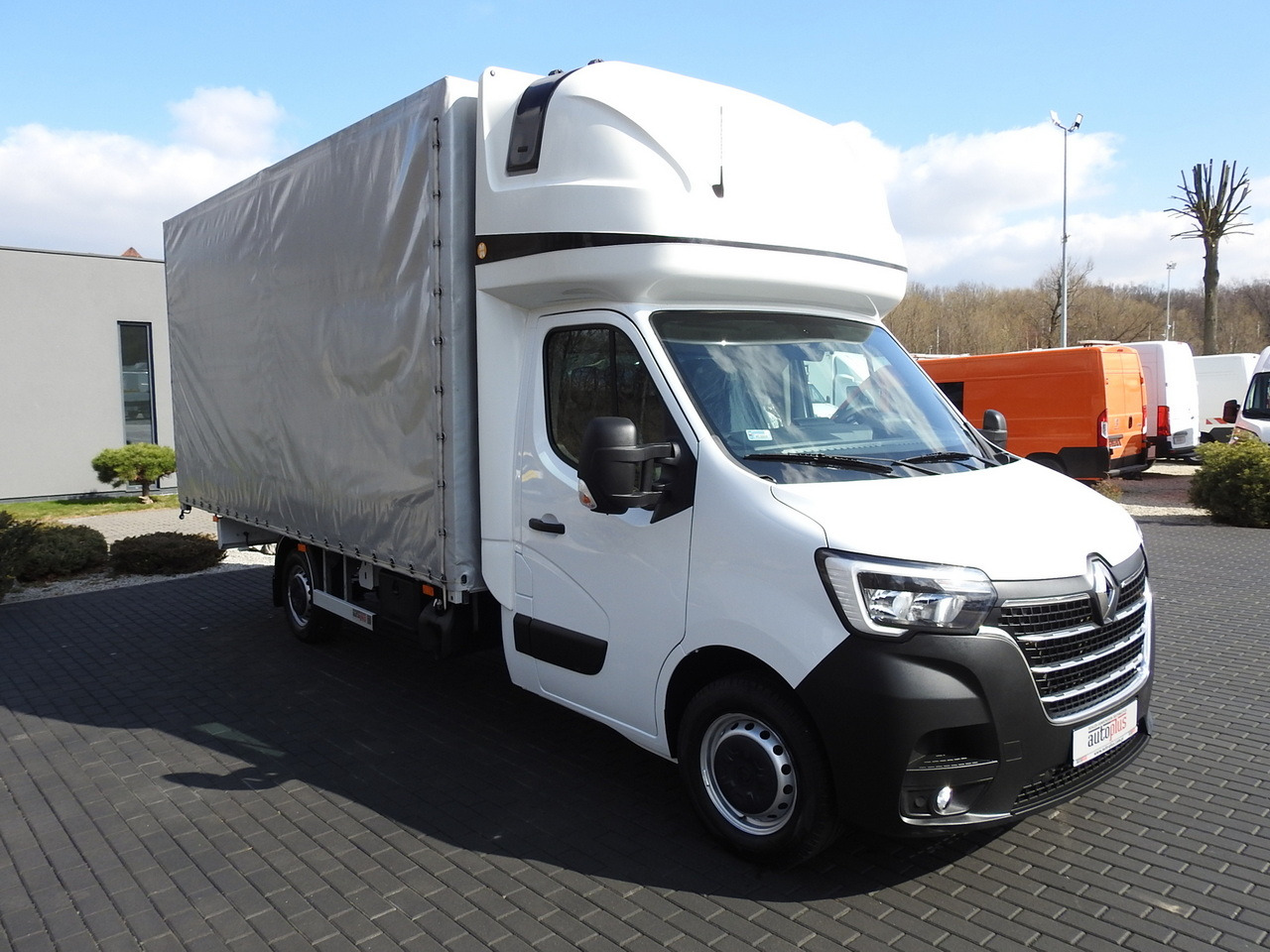 RENAULT MASTER TARPAULIN 10 PALLETS WEBASTO CRUISE CONTROL LED LIGHTS PNEUMATICS AIR CONDITIONING 165HP - Curtain side van: picture 4 RENAULT MASTER TARPAULIN 10 PALLETS WEBASTO CRUISE CONTROL LED LIGHTS PNEUMATICS AIR CONDITIONING 165HP - Curtain side van: picture 4