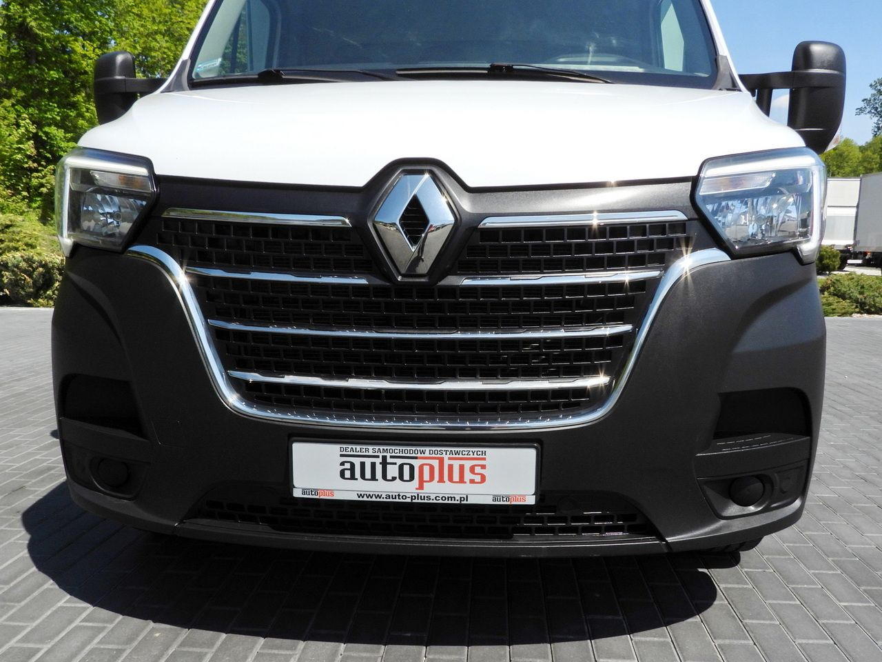 Curtain side van RENAULT MASTER TARPAULIN 10 PALLETS WEBASTO CRUISE CONTROL LED LIGHTS PNEUMATICS AIR CONDITIONING 165HP: picture 15 Curtain side van RENAULT MASTER TARPAULIN 10 PALLETS WEBASTO CRUISE CONTROL LED LIGHTS PNEUMATICS AIR CONDITIONING 165HP: picture 15