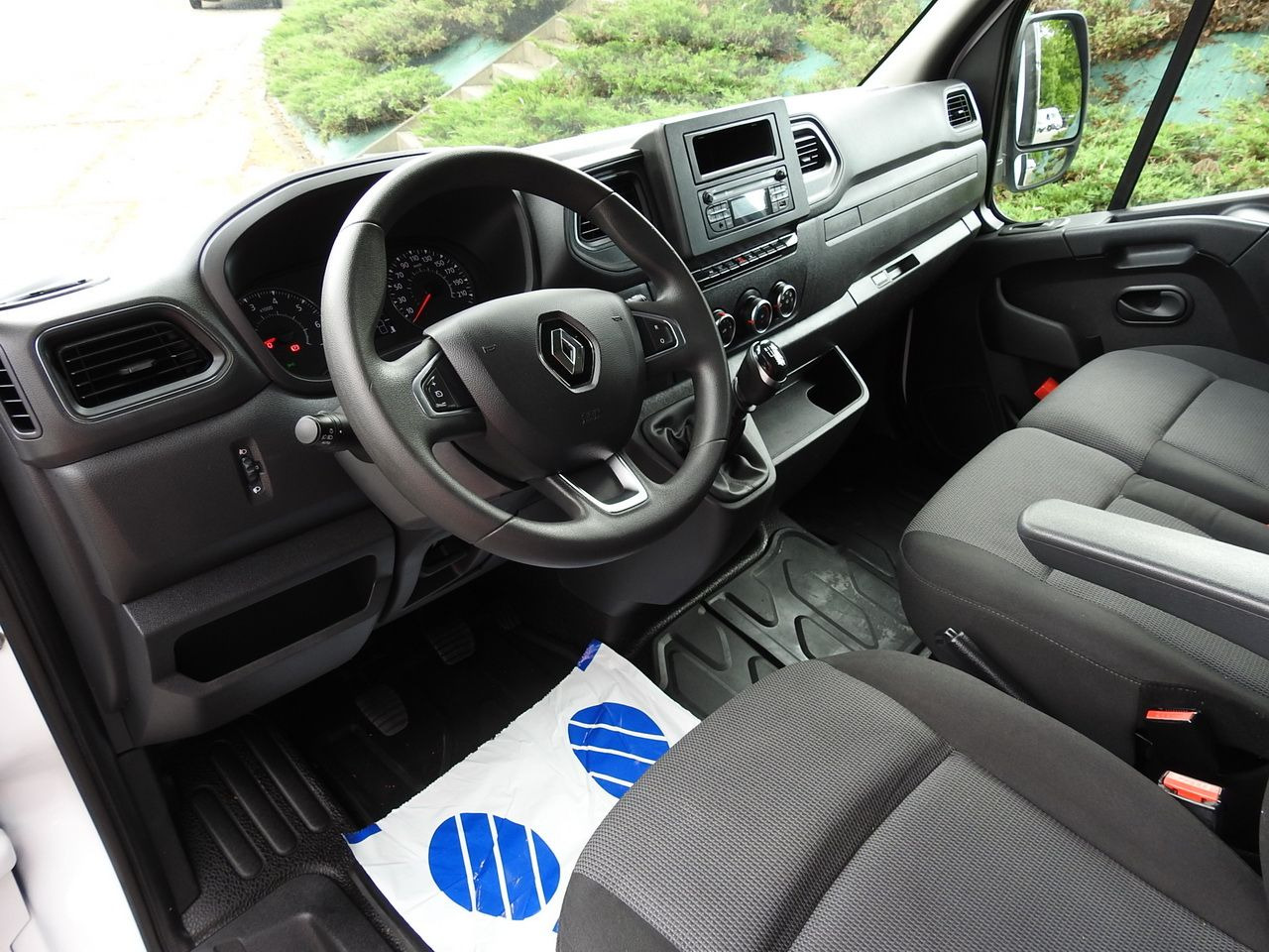 RENAULT MASTER TARPAULIN 10 PALLETS WEBASTO CRUISE CONTROL LED LIGHTS PNEUMATICS AIR CONDITIONING 165HP - Curtain side van: picture 2 RENAULT MASTER TARPAULIN 10 PALLETS WEBASTO CRUISE CONTROL LED LIGHTS PNEUMATICS AIR CONDITIONING 165HP - Curtain side van: picture 2