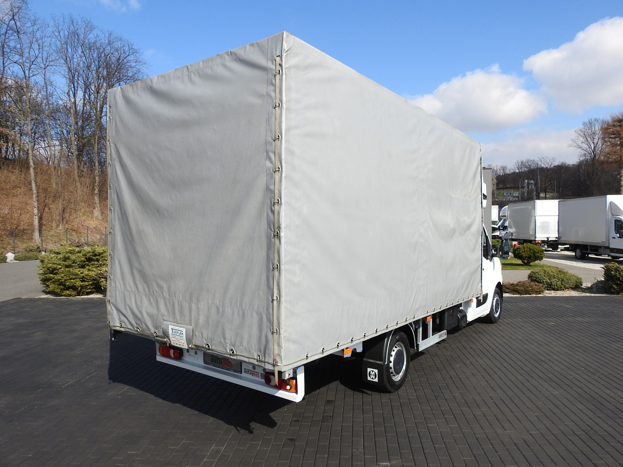 RENAULT MASTER TARPAULIN 10 PALLETS WEBASTO CRUISE CONTROL LED LIGHTS PNEUMATICS AIR CONDITIONING 165HP - Curtain side van: picture 3 RENAULT MASTER TARPAULIN 10 PALLETS WEBASTO CRUISE CONTROL LED LIGHTS PNEUMATICS AIR CONDITIONING 165HP - Curtain side van: picture 3