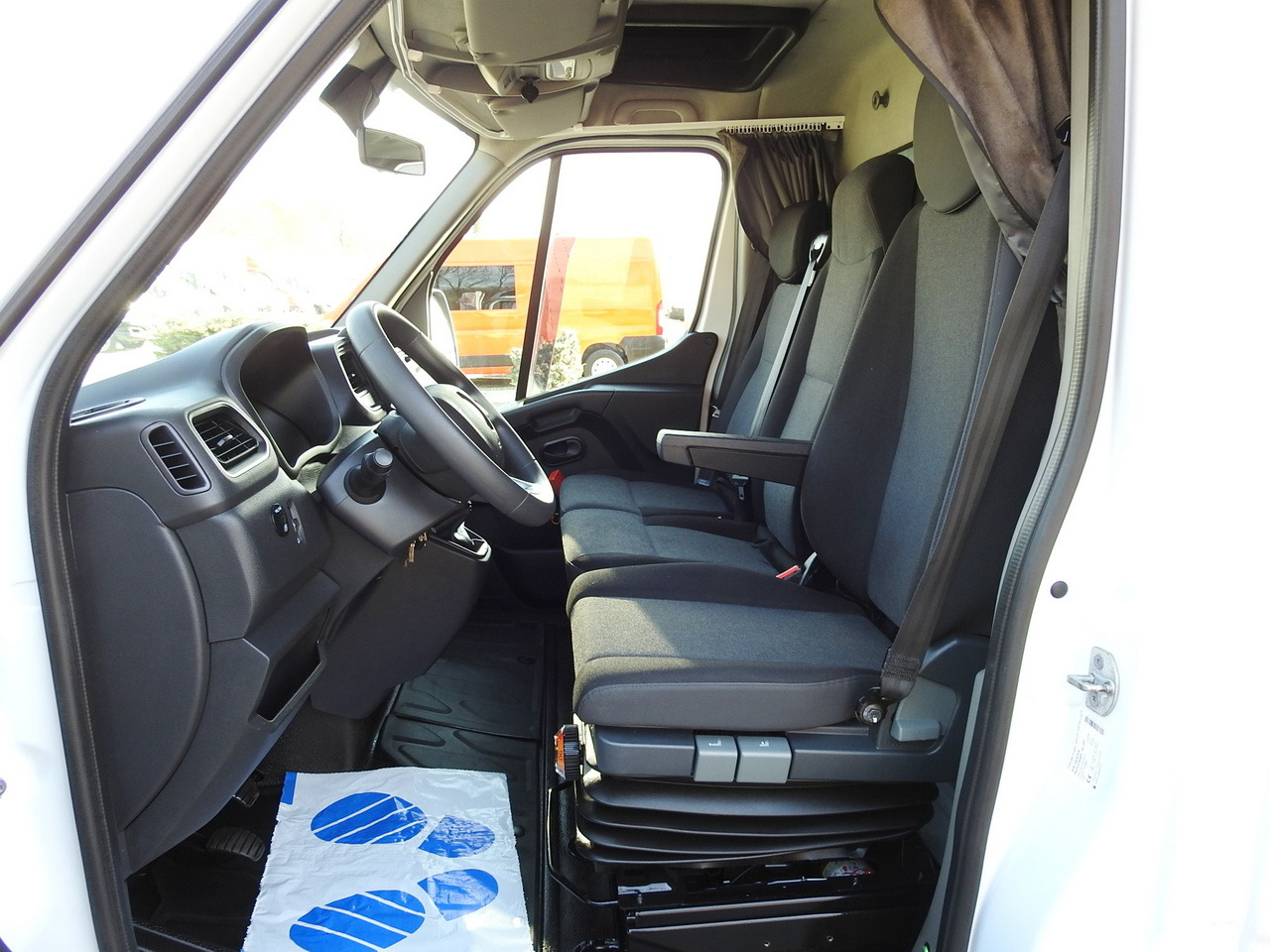 Curtain side van RENAULT MASTER  TARPAULIN 10 PALLETS WEBASTO CRUISE CONTROL LED LIGHTS PNEUMATICS AIR CONDITIONING  165HP: picture 27