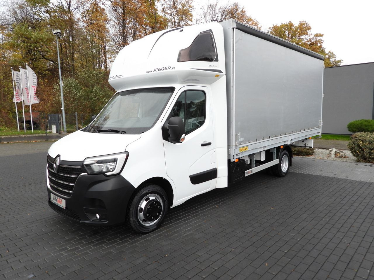Curtain side van RENAULT MASTER TARPAULIN 10 PALLETS WEBASTO CRUISE CONTROL NAVIGATION LED LIGHTS TWIN WHEELS AIR CONDITIONING 165HP: picture 6 Curtain side van RENAULT MASTER TARPAULIN 10 PALLETS WEBASTO CRUISE CONTROL NAVIGATION LED LIGHTS TWIN WHEELS AIR CONDITIONING 165HP: picture 6