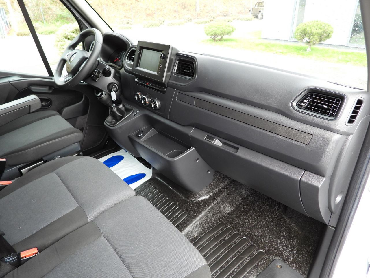 Curtain side van RENAULT MASTER TARPAULIN 10 PALLETS WEBASTO CRUISE CONTROL NAVIGATION LED LIGHTS TWIN WHEELS AIR CONDITIONING 165HP: picture 43 Curtain side van RENAULT MASTER TARPAULIN 10 PALLETS WEBASTO CRUISE CONTROL NAVIGATION LED LIGHTS TWIN WHEELS AIR CONDITIONING 165HP: picture 43