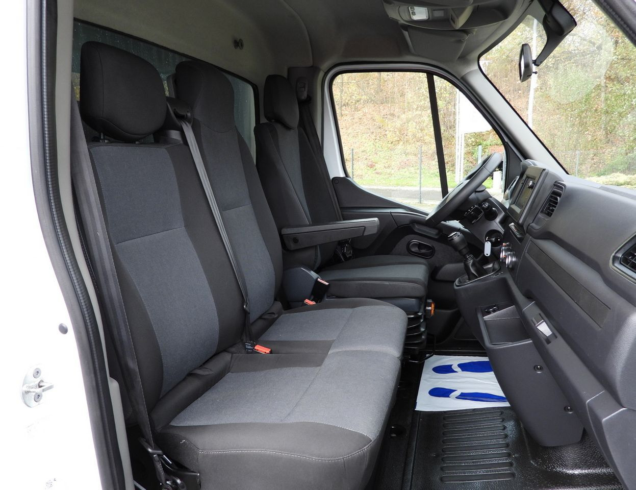Curtain side van RENAULT MASTER TARPAULIN 10 PALLETS WEBASTO CRUISE CONTROL NAVIGATION LED LIGHTS TWIN WHEELS AIR CONDITIONING 165HP: picture 42 Curtain side van RENAULT MASTER TARPAULIN 10 PALLETS WEBASTO CRUISE CONTROL NAVIGATION LED LIGHTS TWIN WHEELS AIR CONDITIONING 165HP: picture 42