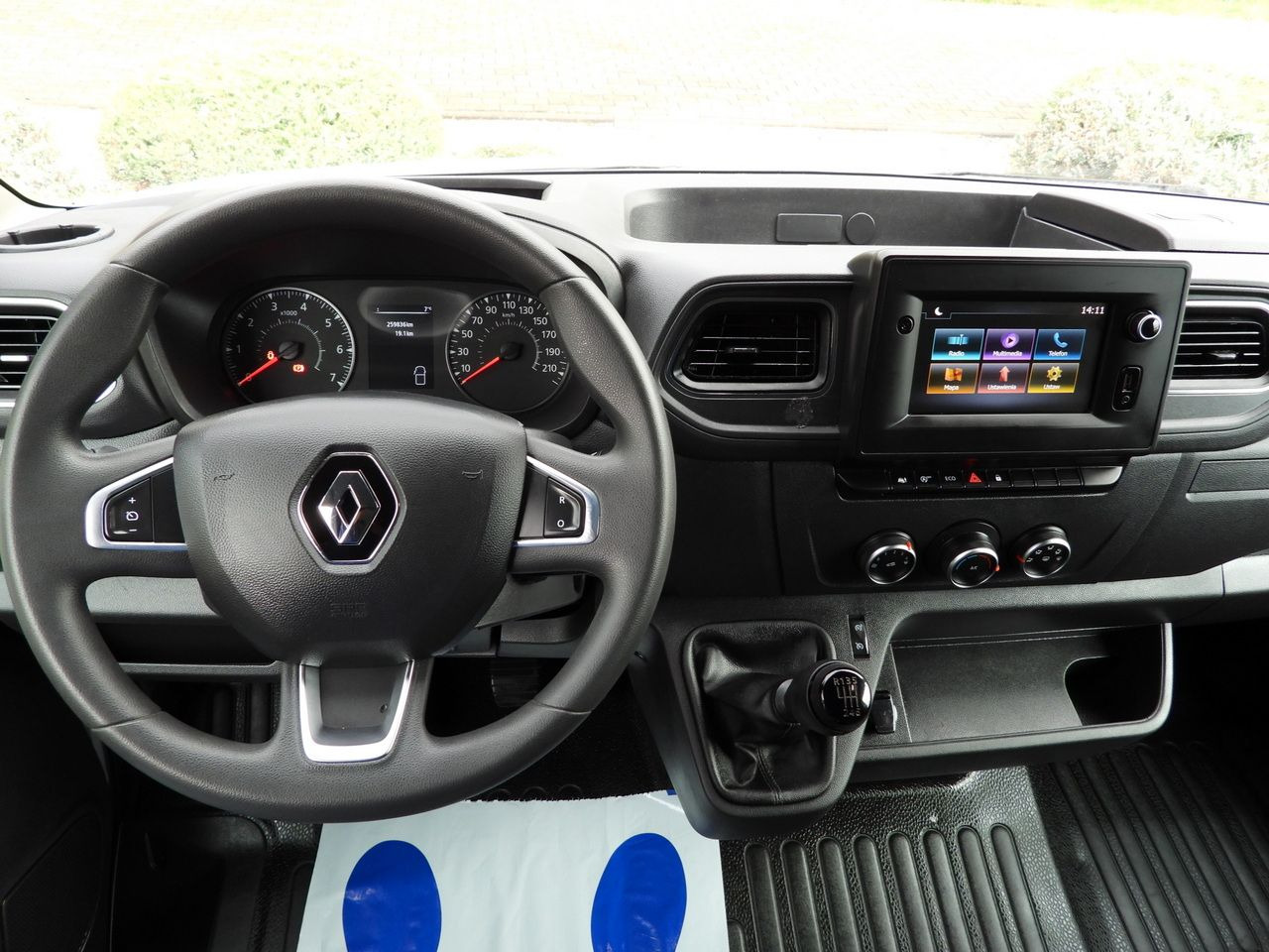 Curtain side van RENAULT MASTER TARPAULIN 10 PALLETS WEBASTO CRUISE CONTROL NAVIGATION LED LIGHTS TWIN WHEELS AIR CONDITIONING 165HP: picture 34 Curtain side van RENAULT MASTER TARPAULIN 10 PALLETS WEBASTO CRUISE CONTROL NAVIGATION LED LIGHTS TWIN WHEELS AIR CONDITIONING 165HP: picture 34