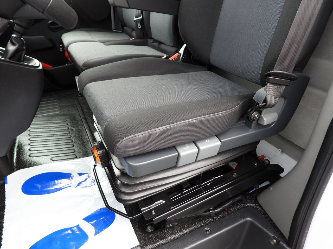 Curtain side van RENAULT MASTER TARPAULIN 10 PALLETS WEBASTO CRUISE CONTROL NAVIGATION LED LIGHTS TWIN WHEELS AIR CONDITIONING 165HP: picture 32 Curtain side van RENAULT MASTER TARPAULIN 10 PALLETS WEBASTO CRUISE CONTROL NAVIGATION LED LIGHTS TWIN WHEELS AIR CONDITIONING 165HP: picture 32