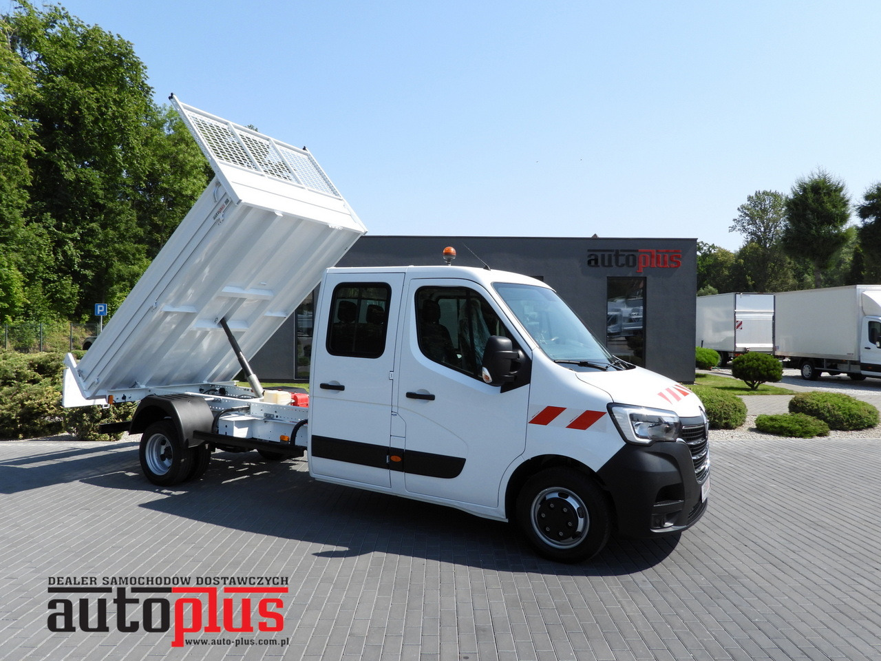 RENAULT MASTER TIPPER DOUBLE CABIN DOKA 6 SEATS CRUISE CONTROL LED LIGHTS TWIN WHEELS AIR CONDITIONING 130HP - Tipper van: picture 1 RENAULT MASTER TIPPER DOUBLE CABIN DOKA 6 SEATS CRUISE CONTROL LED LIGHTS TWIN WHEELS AIR CONDITIONING 130HP - Tipper van: picture 1
