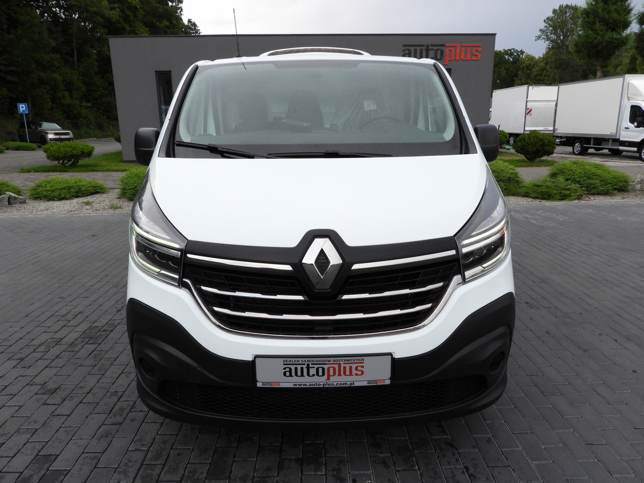 RENAULT TRAFIC REFRIGERATOR VAN -5*C POWER SUPPLY 230V CRUISE CONTROL LED LIGHTS AIR CONDITIONING 120HP - Refrigerated delivery van: picture 5 RENAULT TRAFIC REFRIGERATOR VAN -5*C POWER SUPPLY 230V CRUISE CONTROL LED LIGHTS AIR CONDITIONING 120HP - Refrigerated delivery van: picture 5