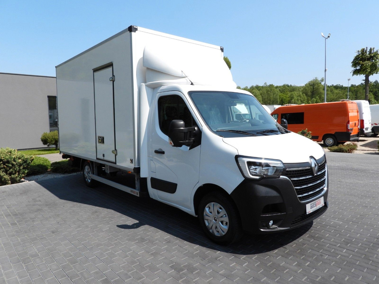 Renault MASTER KOFFER AUFZUG 8 PALETTEN TEMPOMAT LED - Closed box van: picture 4 Renault MASTER KOFFER AUFZUG 8 PALETTEN TEMPOMAT LED - Closed box van: picture 4