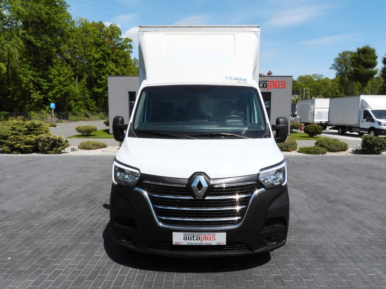 Renault MASTER KOFFER AUFZUG 8 PALETTEN TEMPOMAT NAVI - Closed box van: picture 5 Renault MASTER KOFFER AUFZUG 8 PALETTEN TEMPOMAT NAVI - Closed box van: picture 5