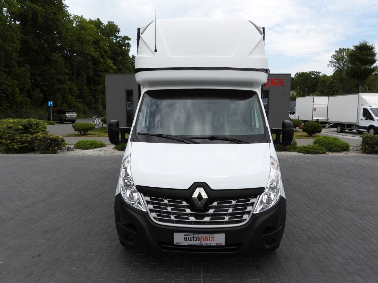 Renault MASTER PRITSCHE PLANE 8 PALETTEN WEBASTO - Curtain side van: picture 5 Renault MASTER PRITSCHE PLANE 8 PALETTEN WEBASTO - Curtain side van: picture 5