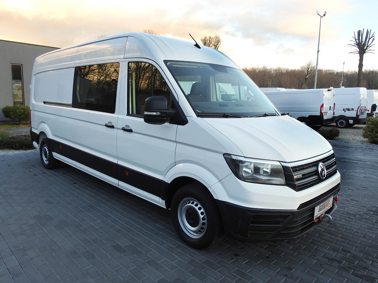 VOLKSWAGEN CRAFTER 4X4 4MOTION BOX DELIVERY VAN 7 SEATS AIR CONDITIONING 140HP - Panel van: picture 4 VOLKSWAGEN CRAFTER 4X4 4MOTION BOX DELIVERY VAN 7 SEATS AIR CONDITIONING 140HP - Panel van: picture 4