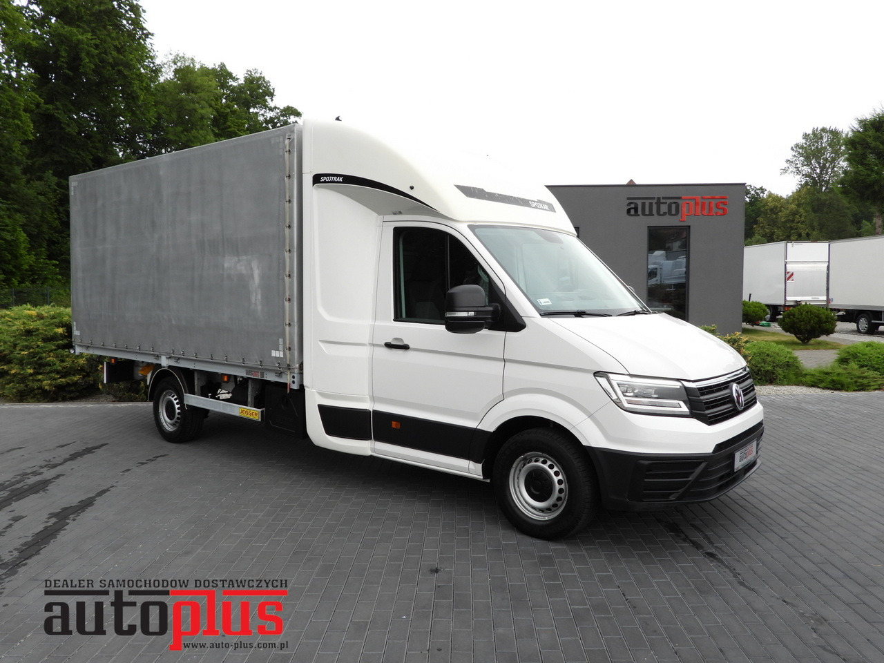 VOLKSWAGEN CRAFTER TARPAULIN 8 PALLETS WEBASTO CRUISE CONTROL LED LIGHTS AIR CONDITIONING 180HP - Curtain side van: picture 1 VOLKSWAGEN CRAFTER TARPAULIN 8 PALLETS WEBASTO CRUISE CONTROL LED LIGHTS AIR CONDITIONING 180HP - Curtain side van: picture 1