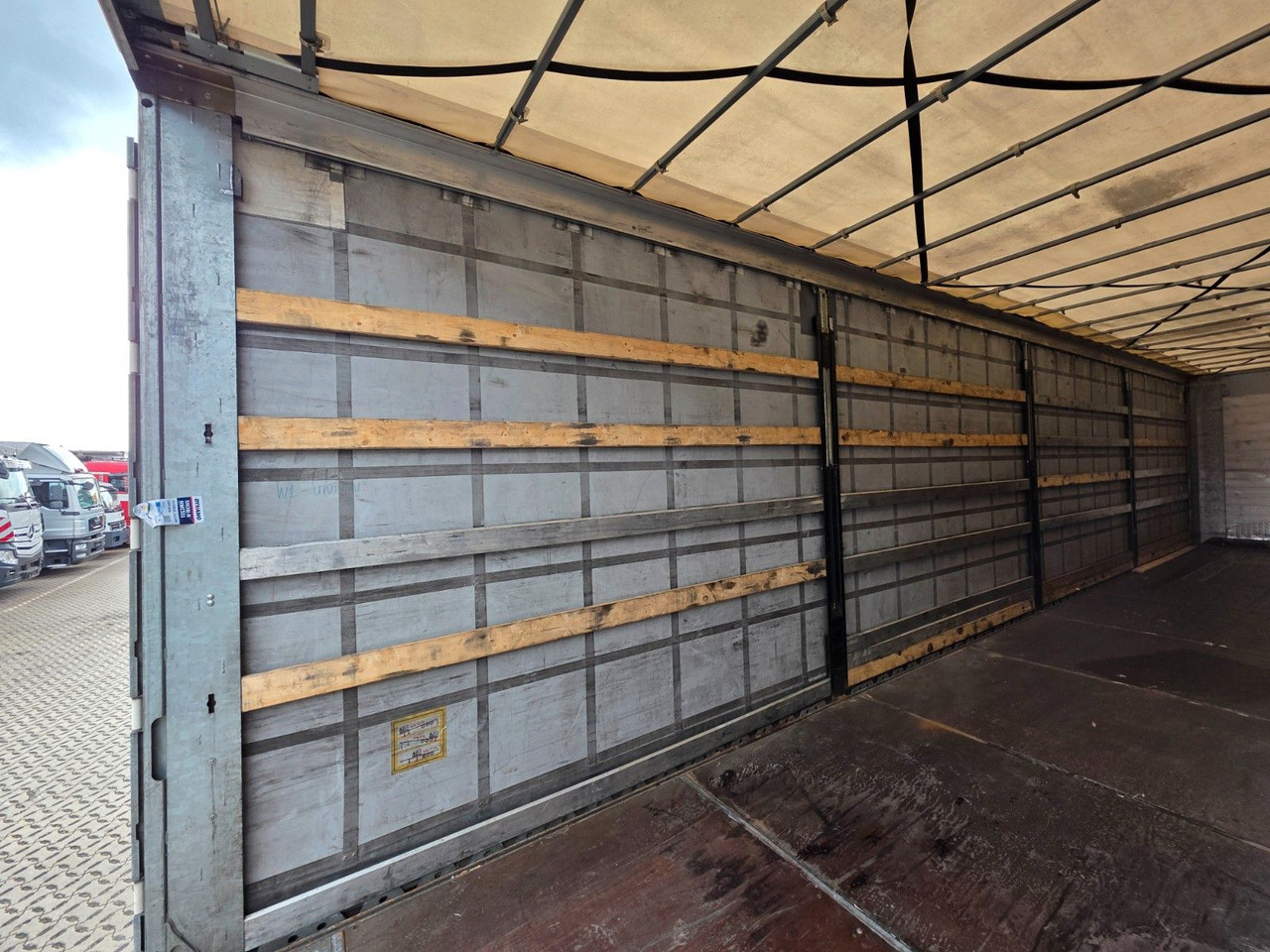 Curtainsider semi-trailer Fliegl SZS320 / Hubdach / EDSCHA / Mega: picture 15
