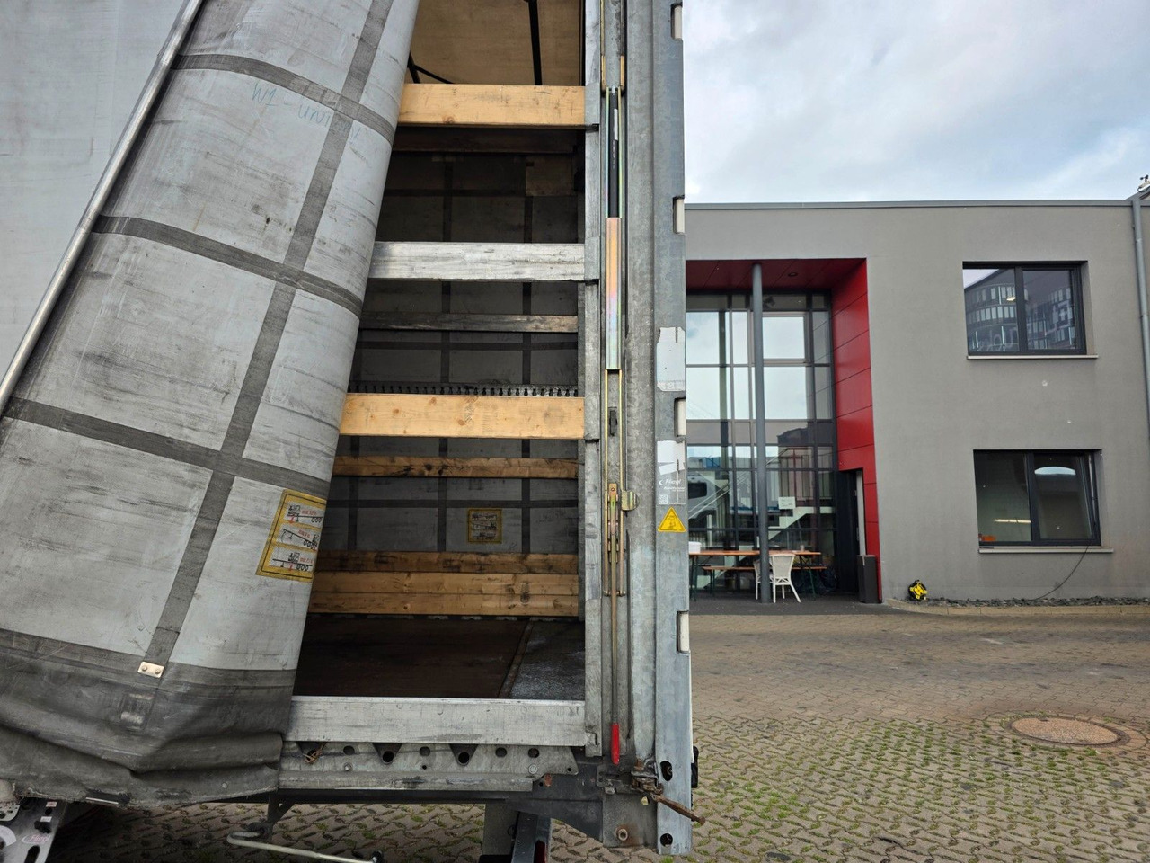 Curtainsider semi-trailer Fliegl SZS320 / Hubdach / EDSCHA / Mega: picture 17