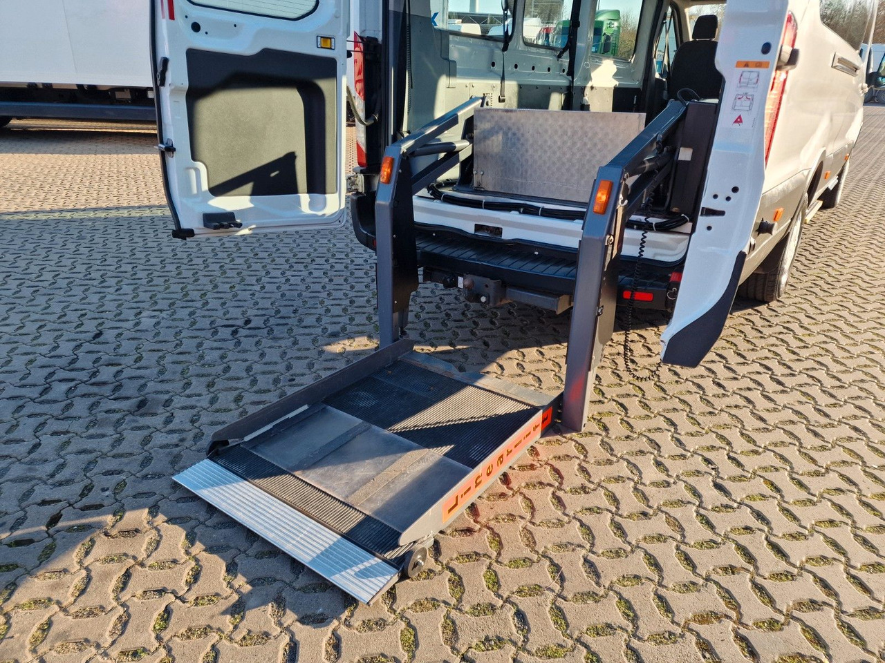 Panel van Ford Transit / Transport von Personen im Rollstuhl: picture 15 Panel van Ford Transit / Transport von Personen im Rollstuhl: picture 15