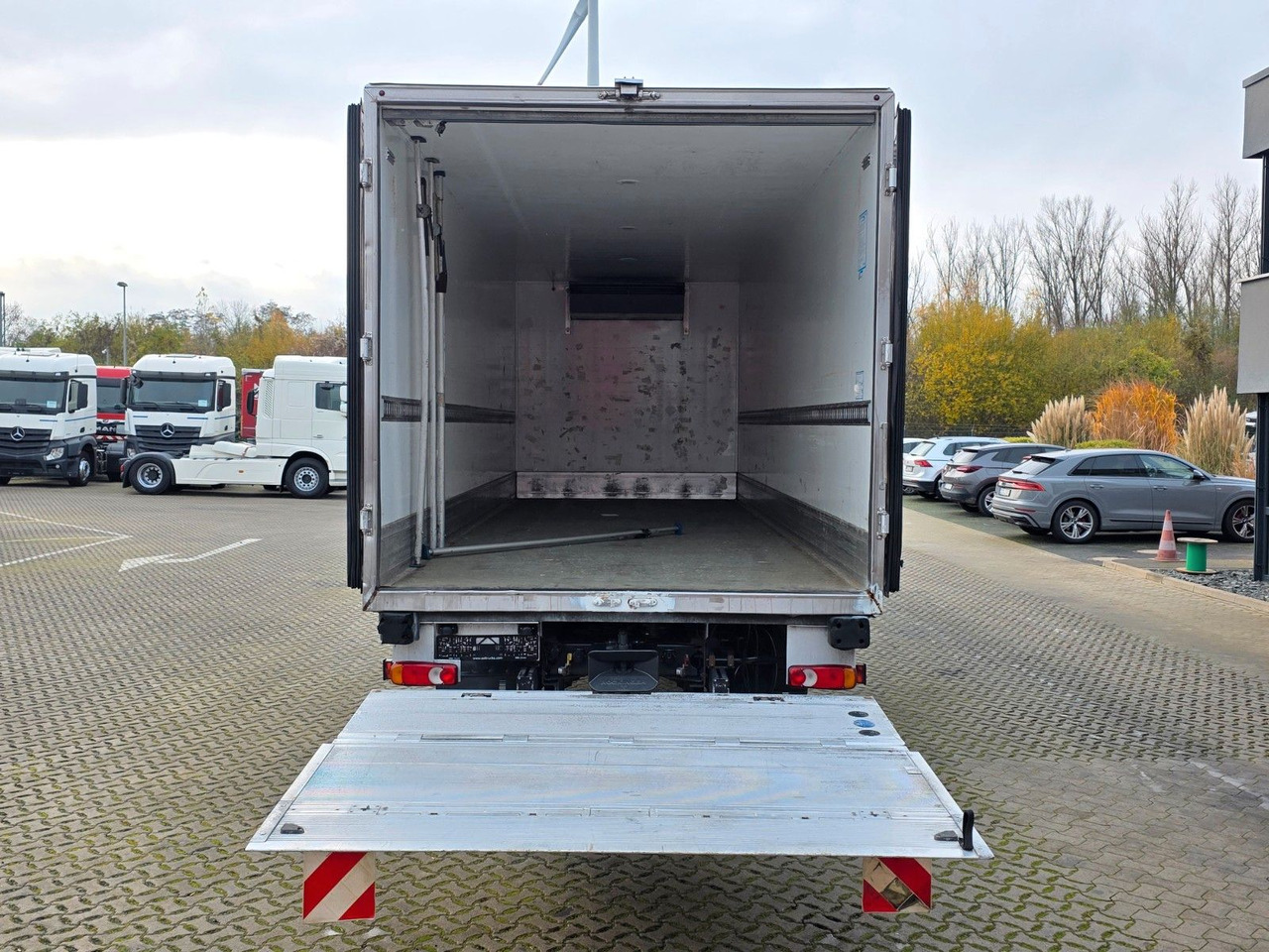Refrigerator truck Iveco Eurocargo 180-320 / Ldbw / Thermo King: picture 9