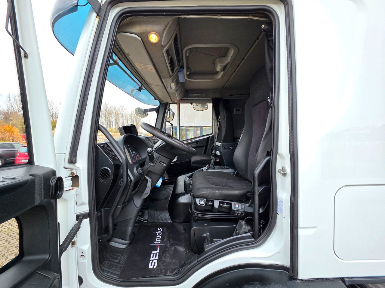 Refrigerator truck Iveco Eurocargo 180-320 / Ldbw / Thermo King: picture 28