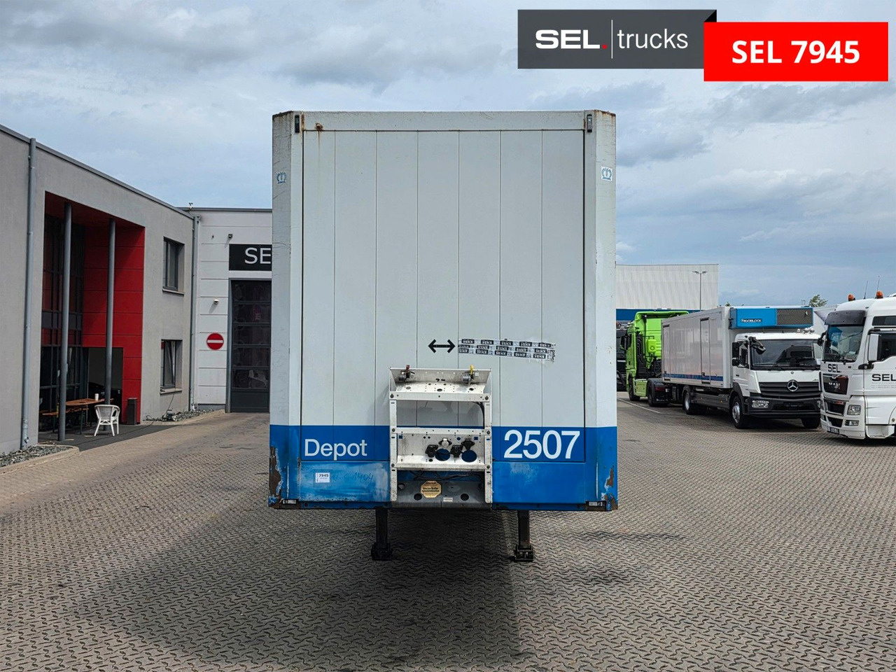 Krone SD / Textil / Liftachse - Closed box semi-trailer: picture 2 Krone SD / Textil / Liftachse - Closed box semi-trailer: picture 2