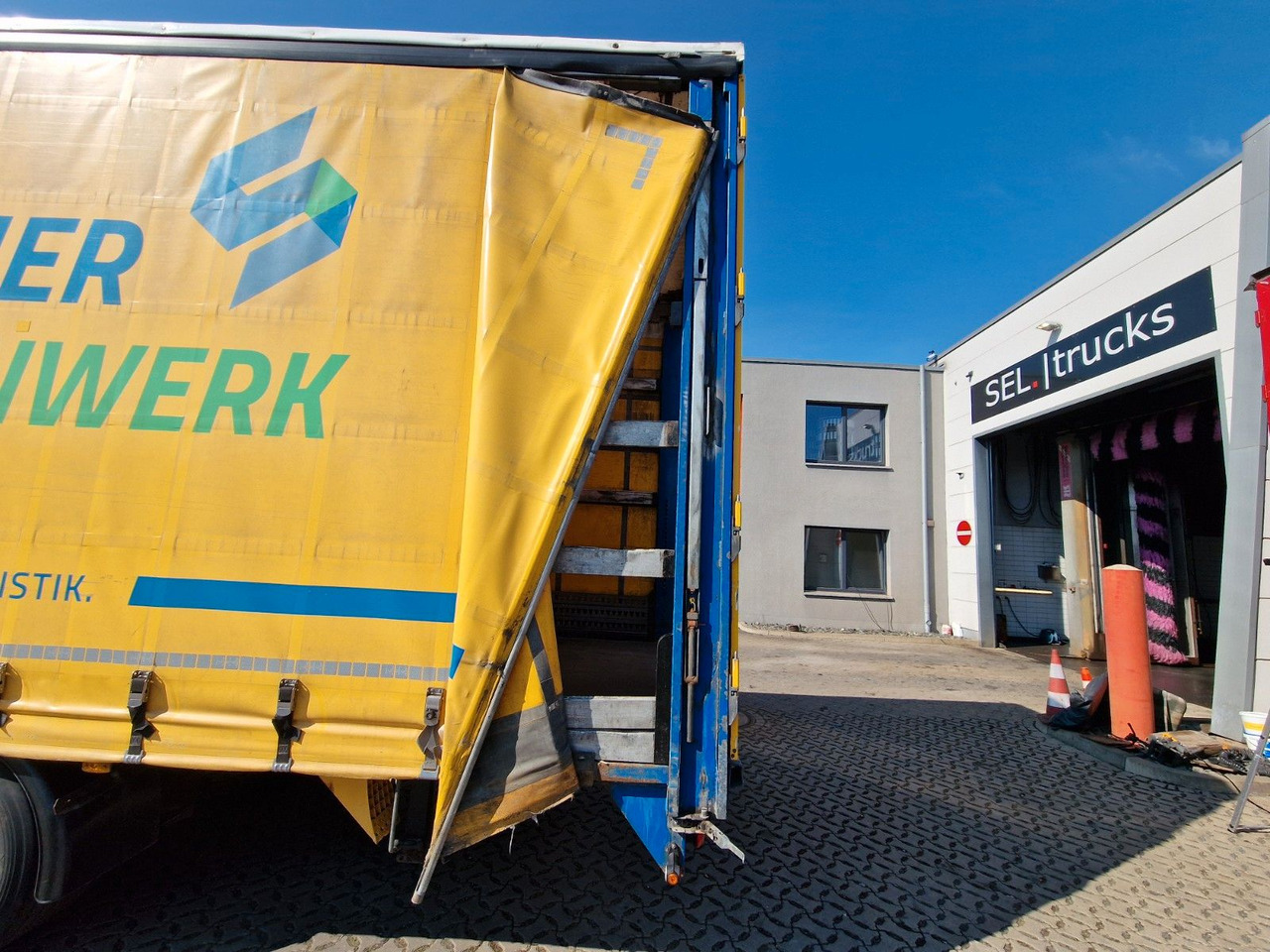 Curtainsider truck MAN TGX 18.440 4X2 LL-U/ Intarder /Hubdach/Durchlade: picture 30