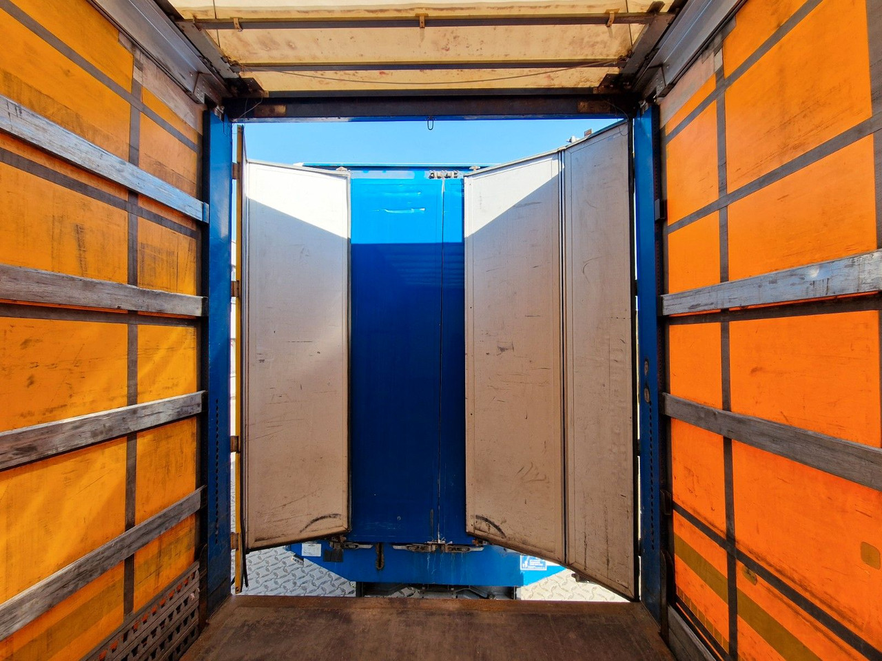 Curtainsider truck MAN TGX 18.440 4X2 LL-U/ Intarder /Hubdach/Durchlade: picture 10