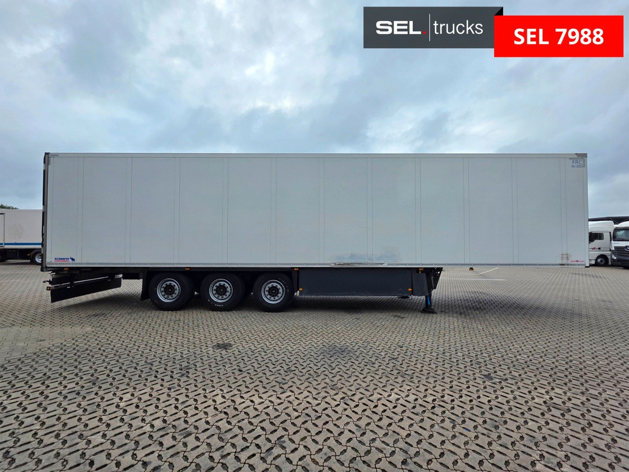 Schmitz Cargobull SKO 24/L 13.4 FP COOL V7 / FRC 06.2025 / Liftach - Refrigerator semi-trailer: picture 4 Schmitz Cargobull SKO 24/L 13.4 FP COOL V7 / FRC 06.2025 / Liftach - Refrigerator semi-trailer: picture 4