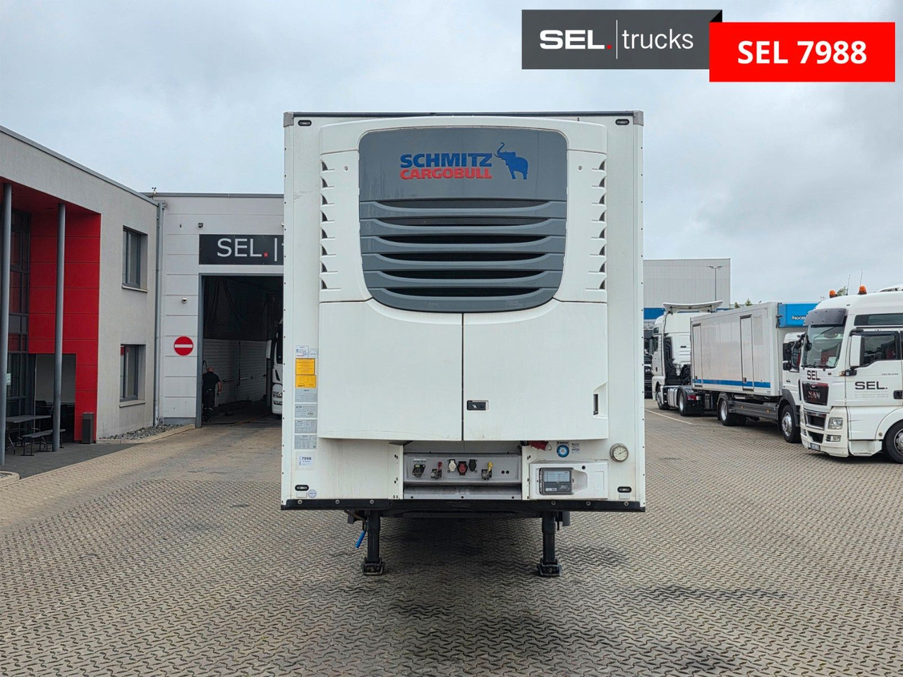 Schmitz Cargobull SKO 24/L 13.4 FP COOL V7 / FRC 06.2025 / Liftach - Refrigerator semi-trailer: picture 2 Schmitz Cargobull SKO 24/L 13.4 FP COOL V7 / FRC 06.2025 / Liftach - Refrigerator semi-trailer: picture 2