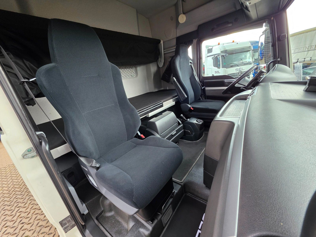 Tractor unit MAN TGX 18.400 4x2 LLS-U / ZF Intarder / Hubkupplung: picture 18 Tractor unit MAN TGX 18.400 4x2 LLS-U / ZF Intarder / Hubkupplung: picture 18