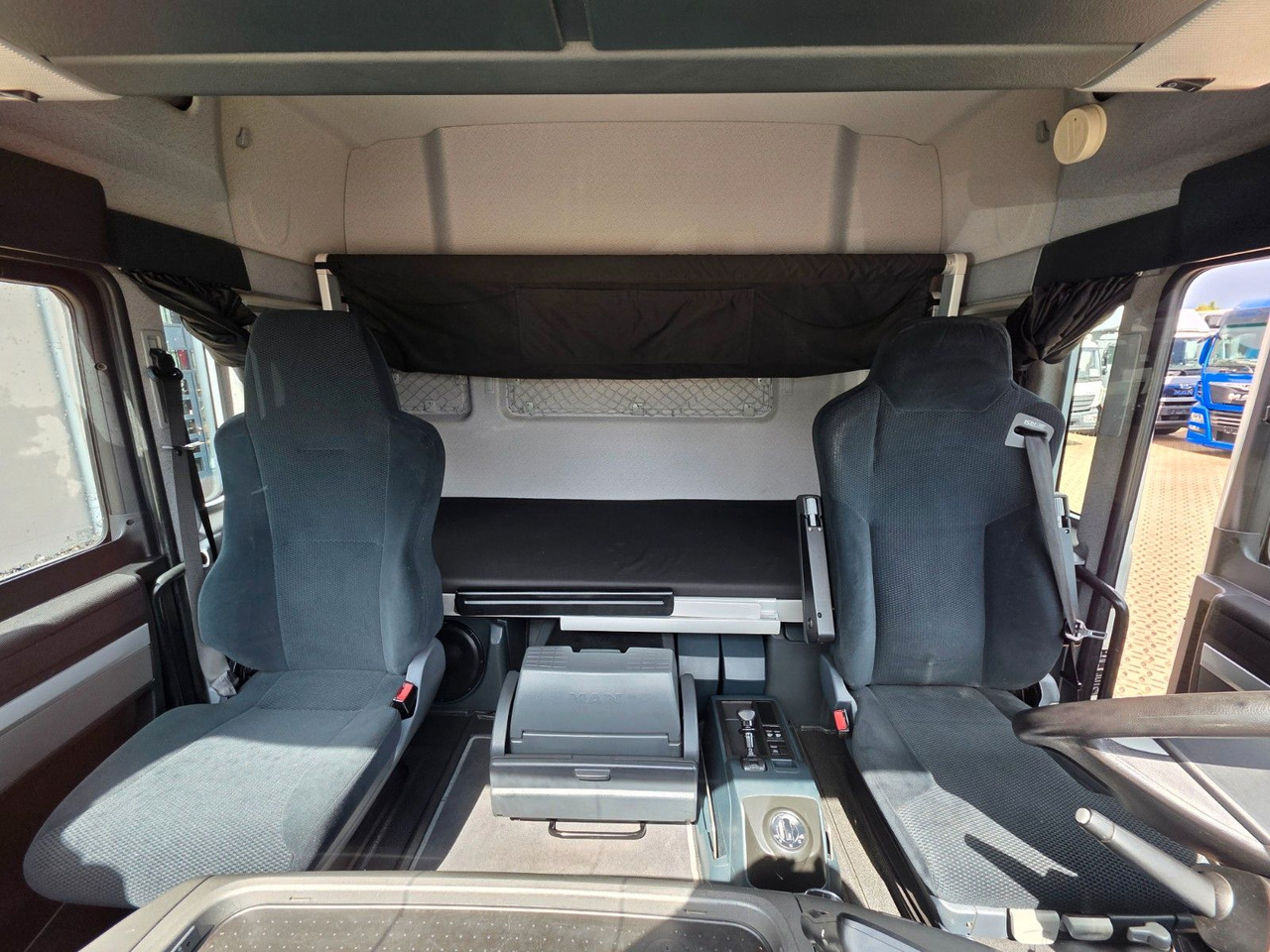 Tractor unit MAN TGX 18.400 4x2 LLS-U / ZF Intarder / Hubkupplung: picture 19 Tractor unit MAN TGX 18.400 4x2 LLS-U / ZF Intarder / Hubkupplung: picture 19