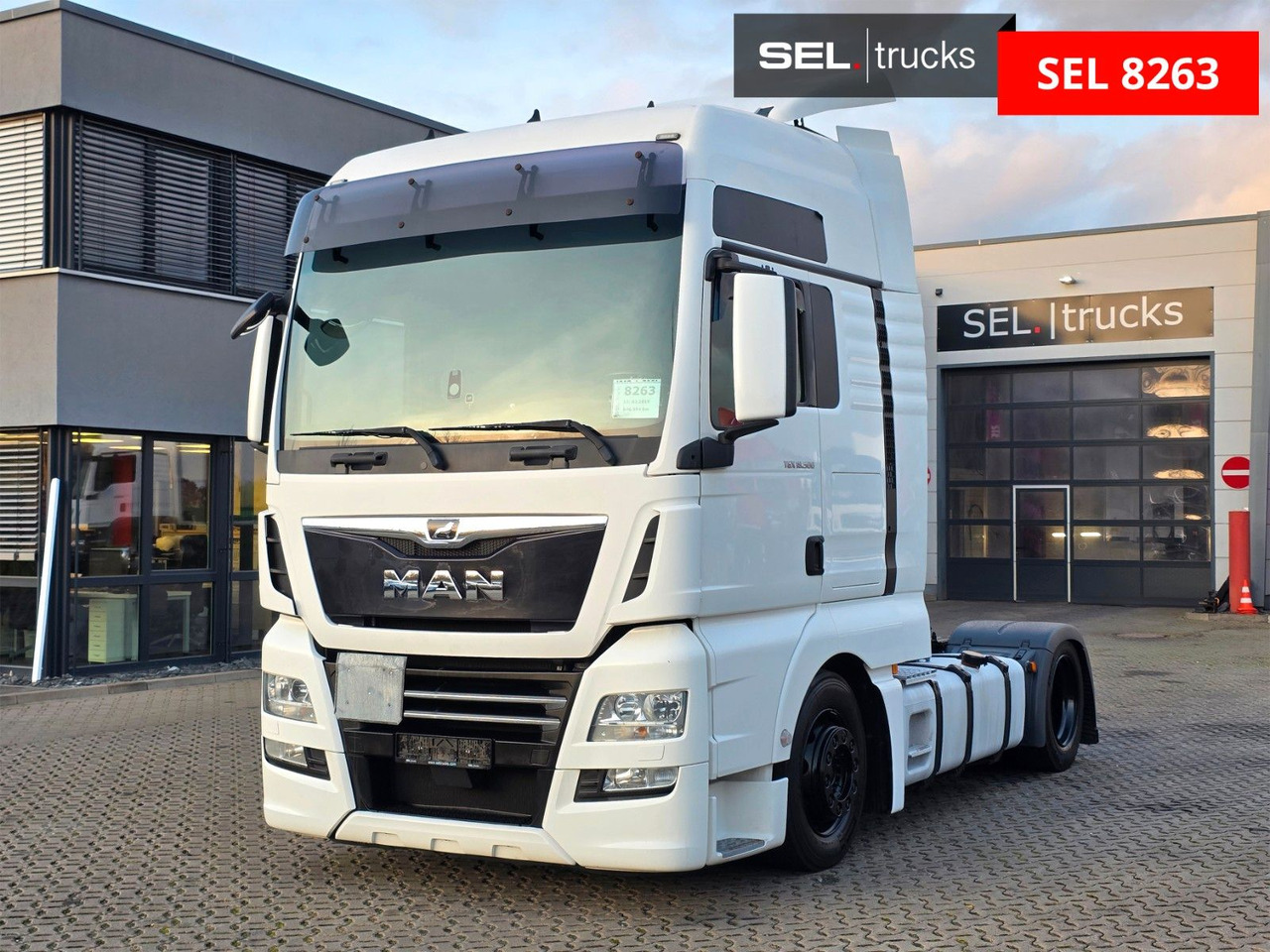 MAN TGX 18.500 4X2 LLS-U / 2 Tanks / Xenon - Tractor unit: picture 1 MAN TGX 18.500 4X2 LLS-U / 2 Tanks / Xenon - Tractor unit: picture 1