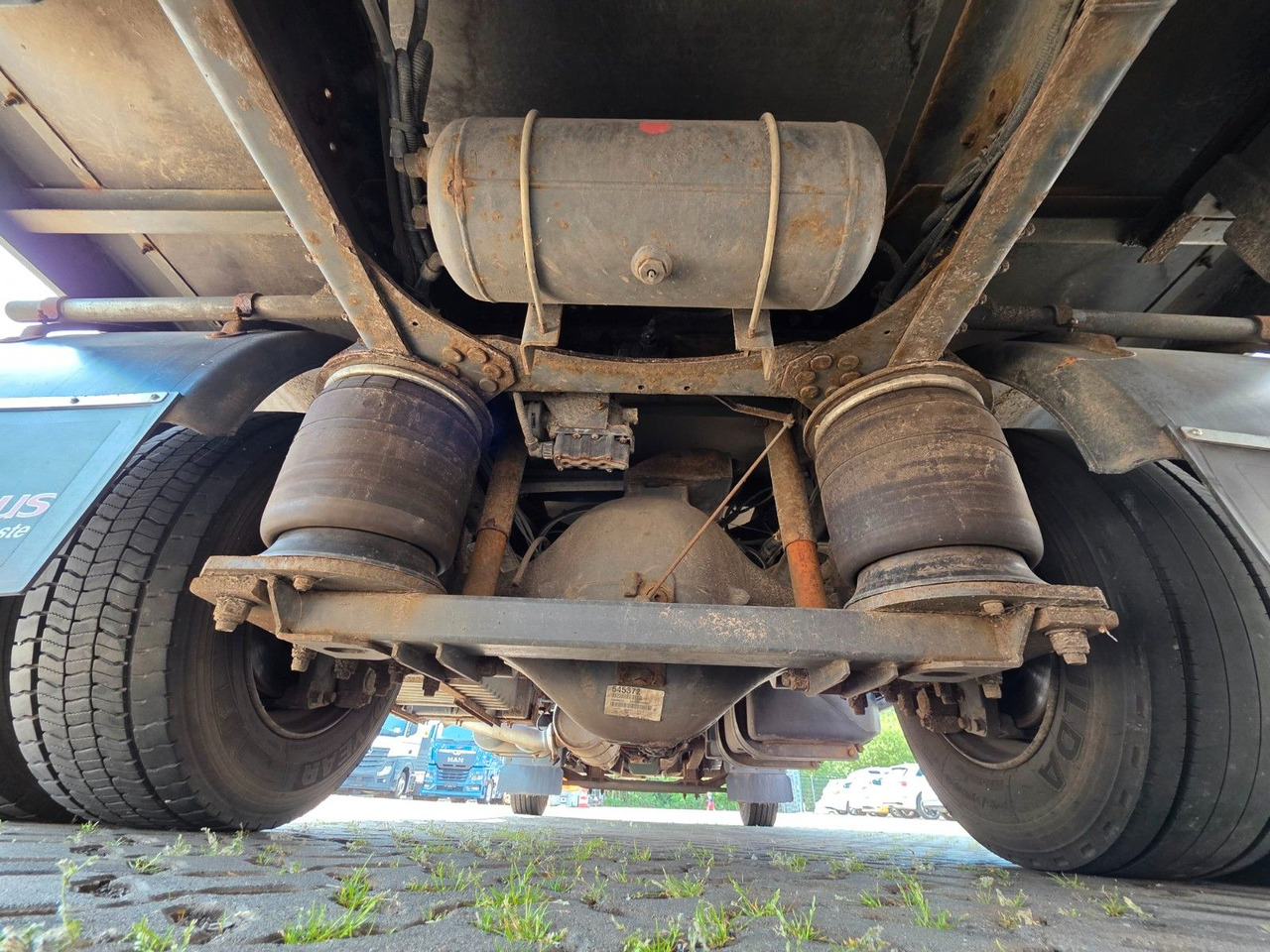 Curtainsider truck Volvo FL 240: picture 13 Curtainsider truck Volvo FL 240: picture 13