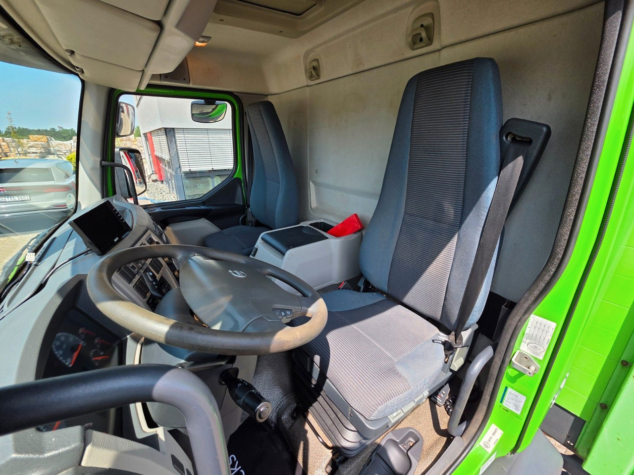 Curtainsider truck Volvo FL 240: picture 17 Curtainsider truck Volvo FL 240: picture 17