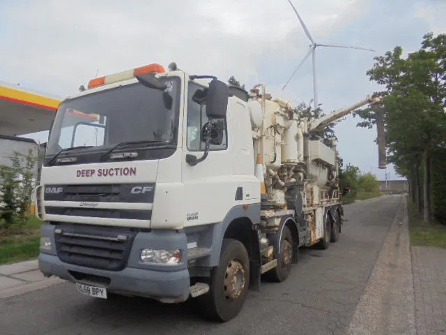 DAF CF 85.410 8X4 BLADGEVEERD - Vacuum truck: picture 1 DAF CF 85.410 8X4 BLADGEVEERD - Vacuum truck: picture 1